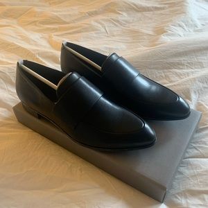 NWT & box: beautiful size 38 black leather loafers. Super sleek design.